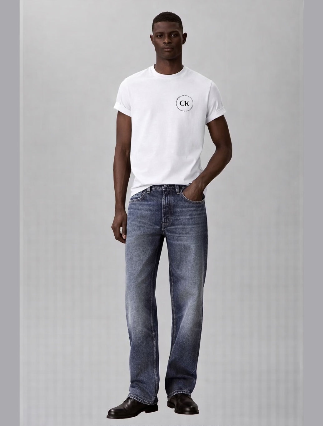 Calvin Klein - Circle Graphic T-Shirt - White