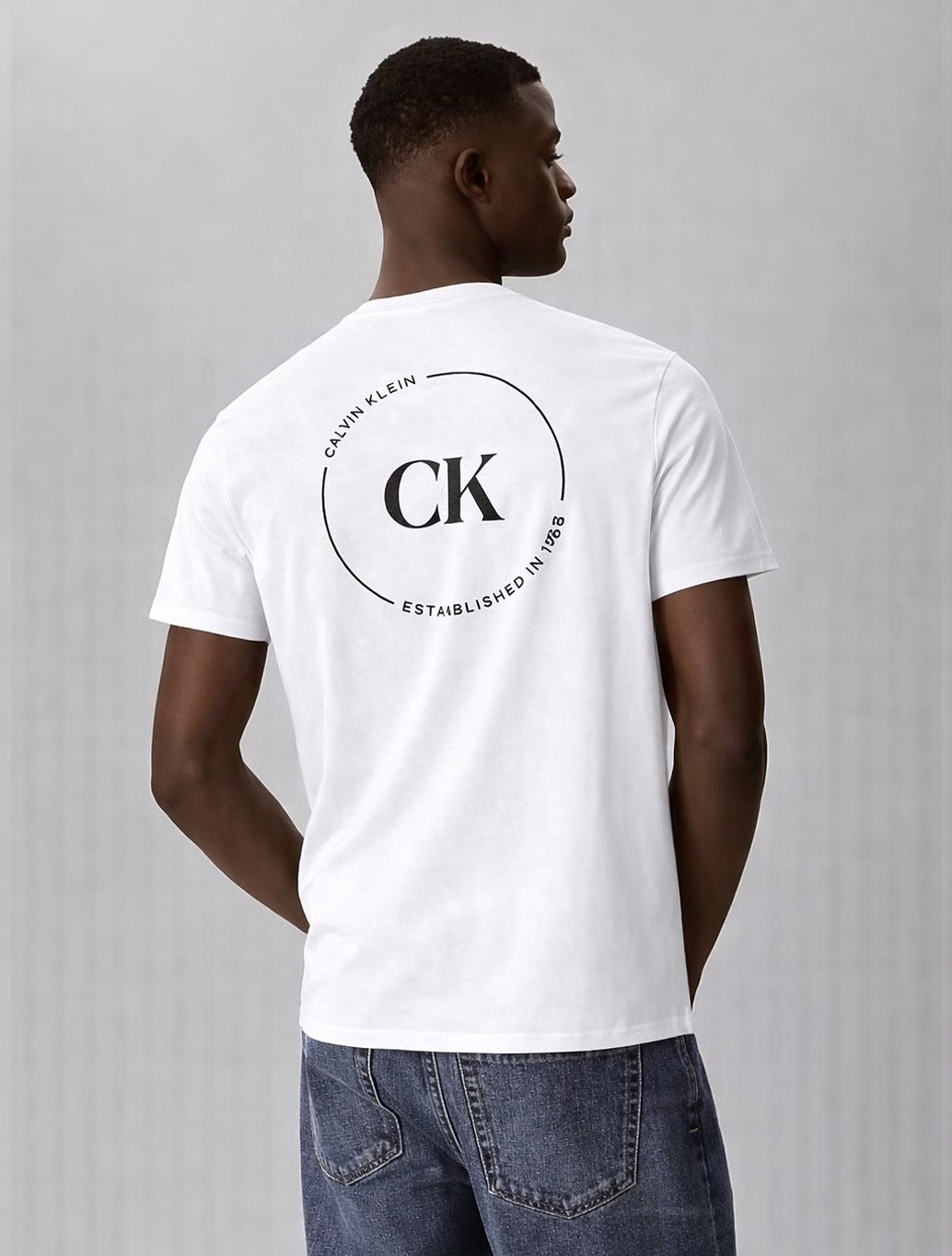 Calvin Klein - Circle Graphic T-Shirt - White