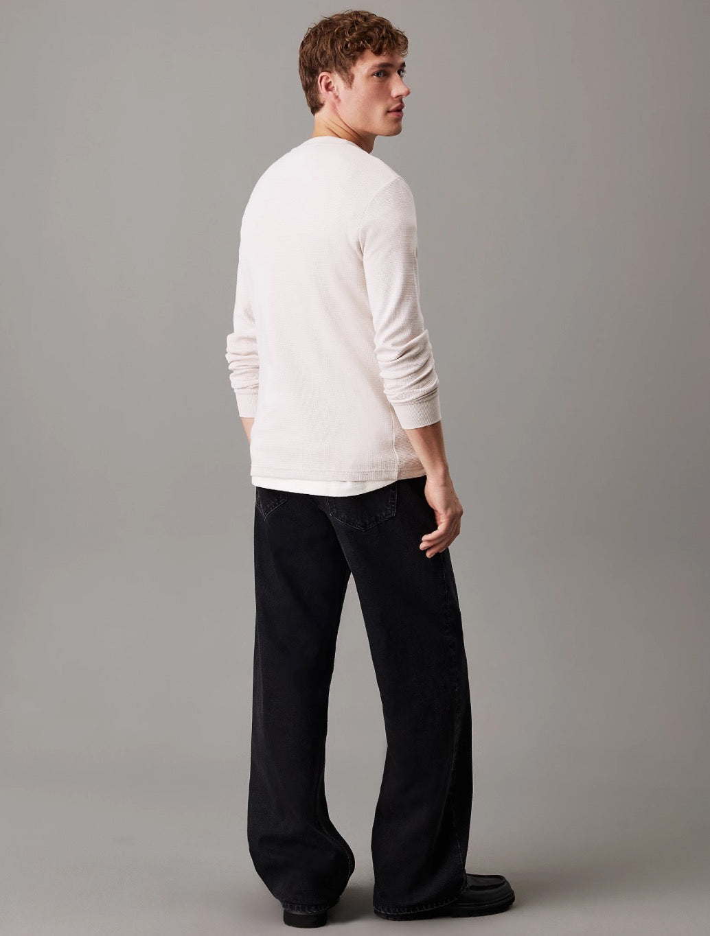 Calvin Klein - Slim Long Sleeve Waffle T-Shirt - Beige