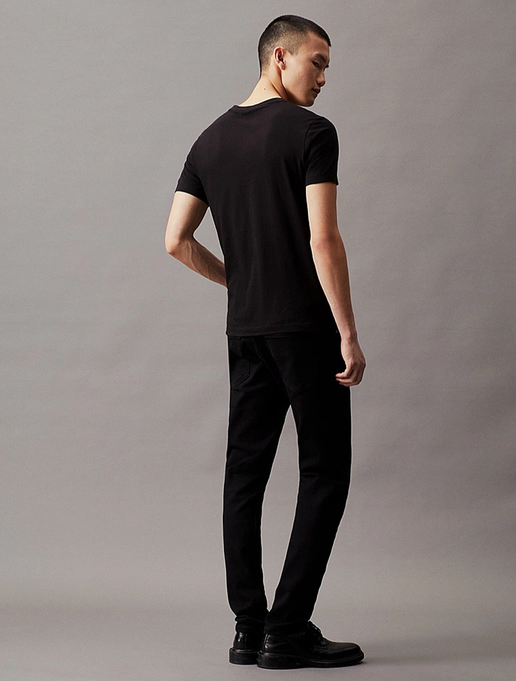 Calvin Klein - Slim Monogram Pocket T-Shirt - Black