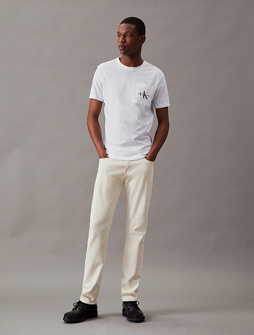 Calvin Klein - Slim Monogram Pocket T-Shirt - White