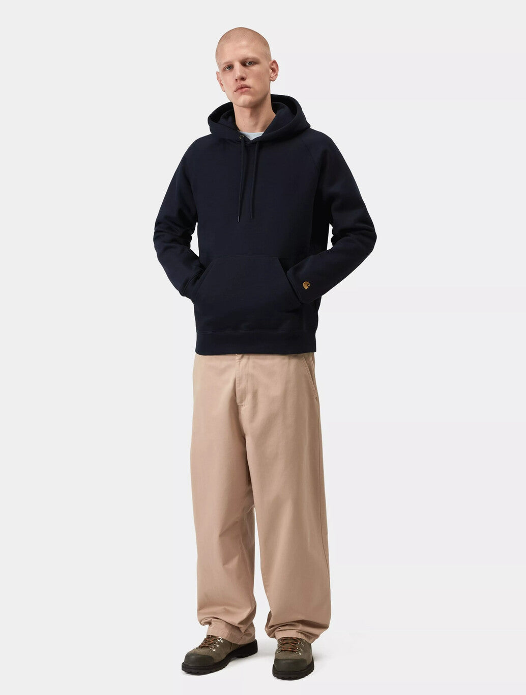 Carhartt WIP Hooded Chase Sweatshirt in Dark Navy / Gold