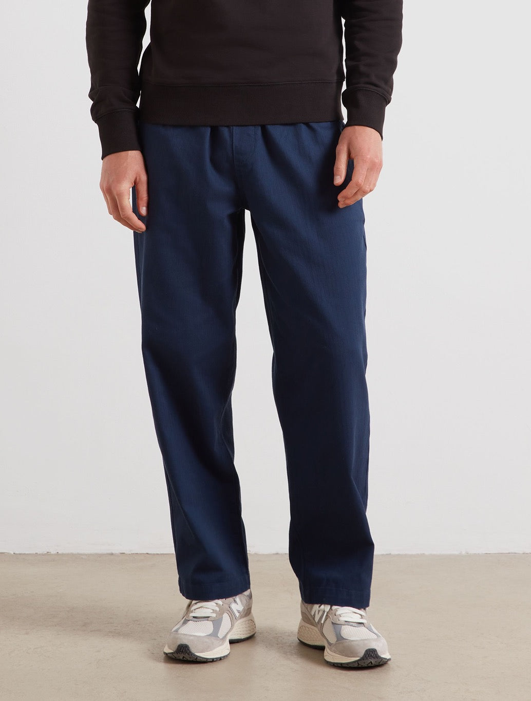 Farah Greenport Loose Fit Herringbone Trousers in Navy