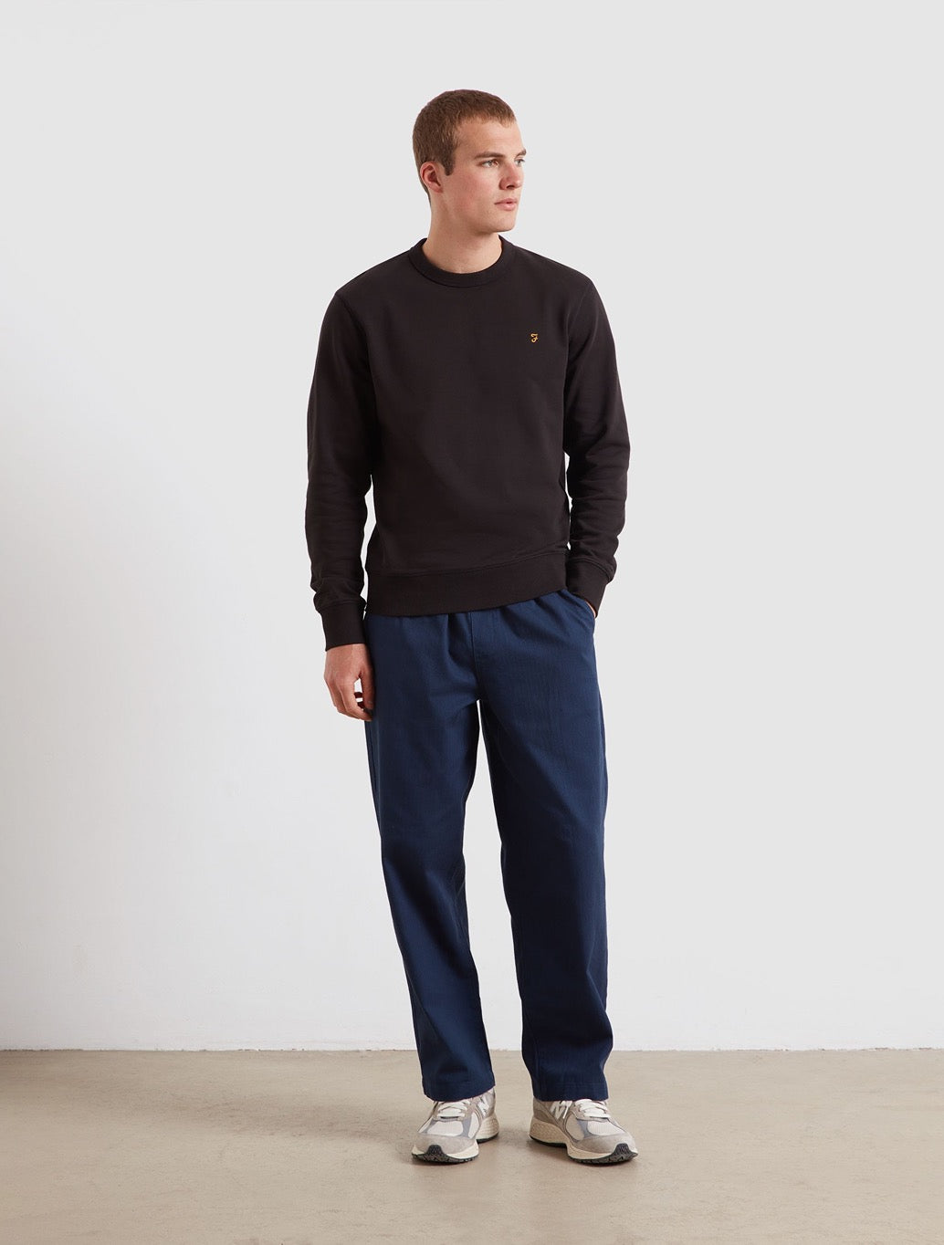 Farah Greenport Loose Fit Herringbone Trousers in Navy