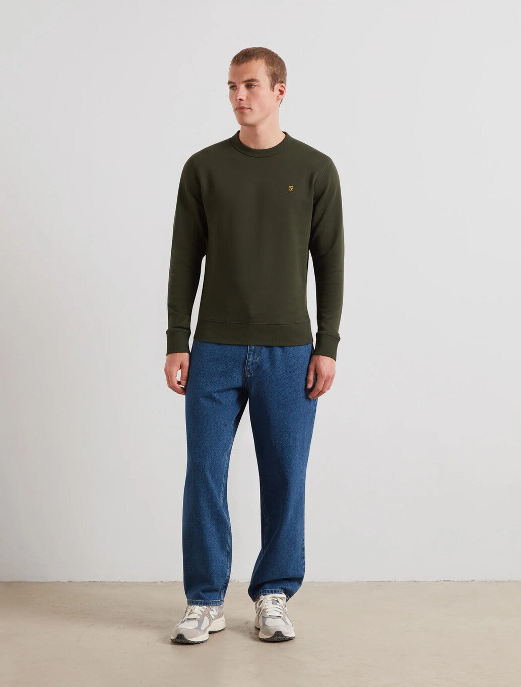 Farah Hemming Crew Neck Sweatshirt in Dark Green