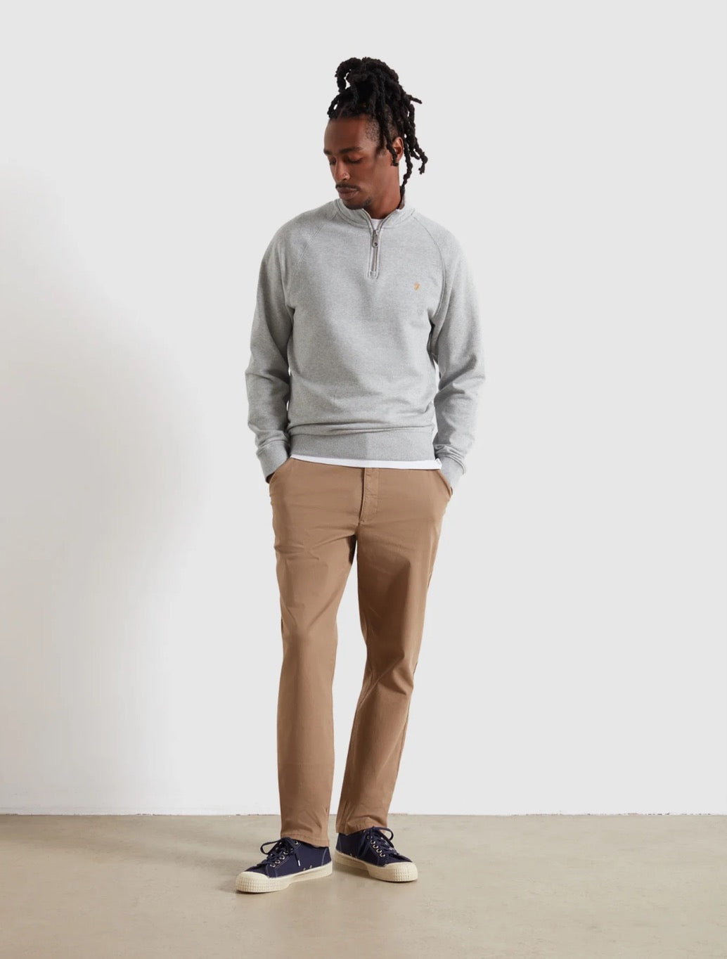 Farah Jim Organic Cotton Quarter Zip Sweatshirt in Light Grey