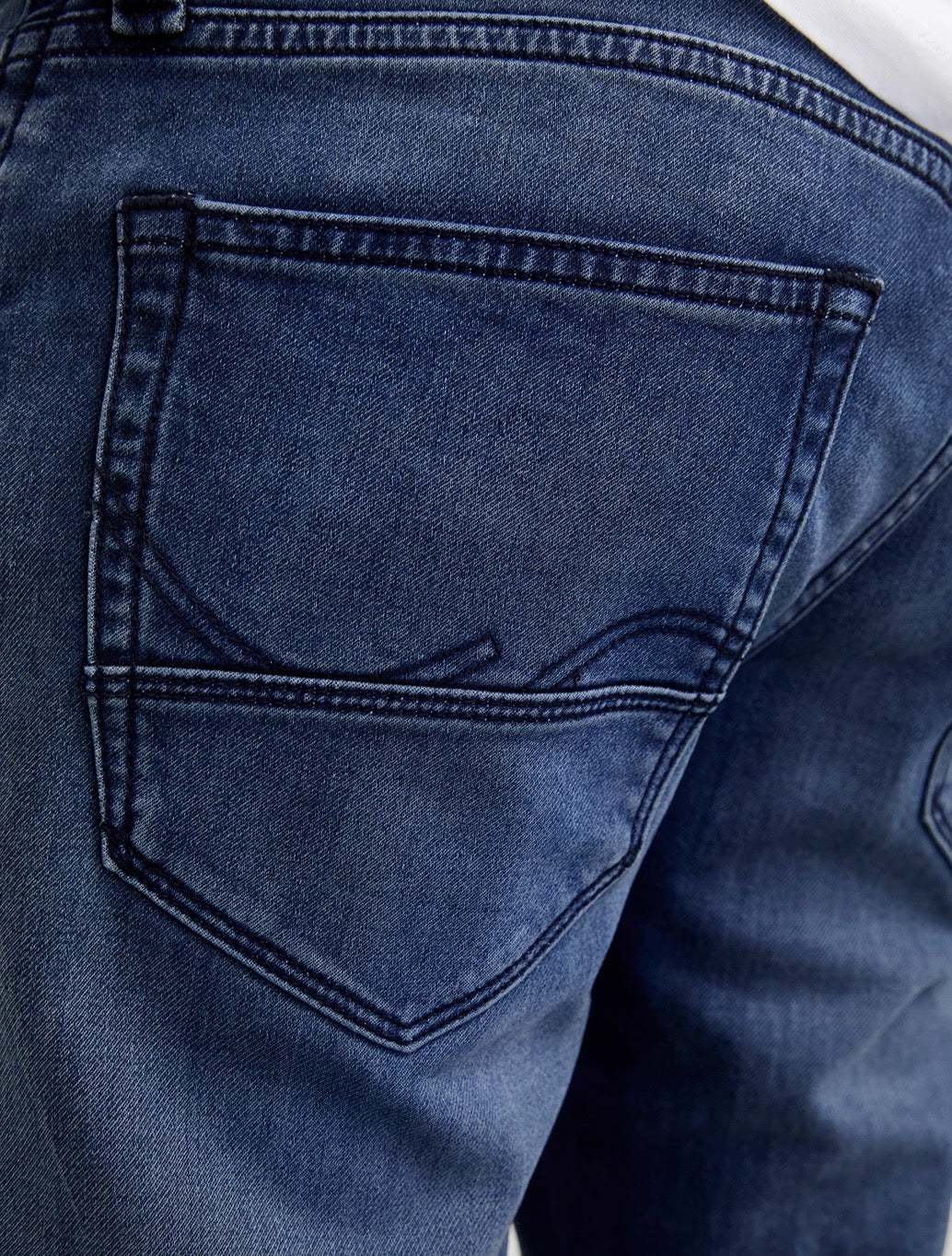 Jack & Jones Mike Fox 424 Tapered Fit Jean in Dark Blue