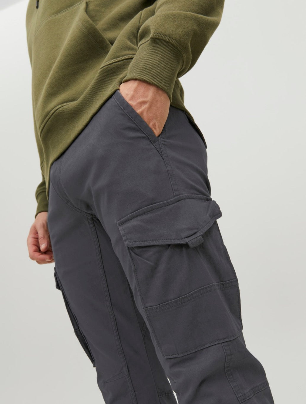 Jack & Jones - Slim Fit Cargo Trousers - Charcoal