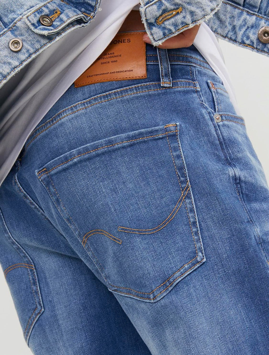 Jack & Jones Mike Original 411 Tapered Fit Jean in Denim Blue