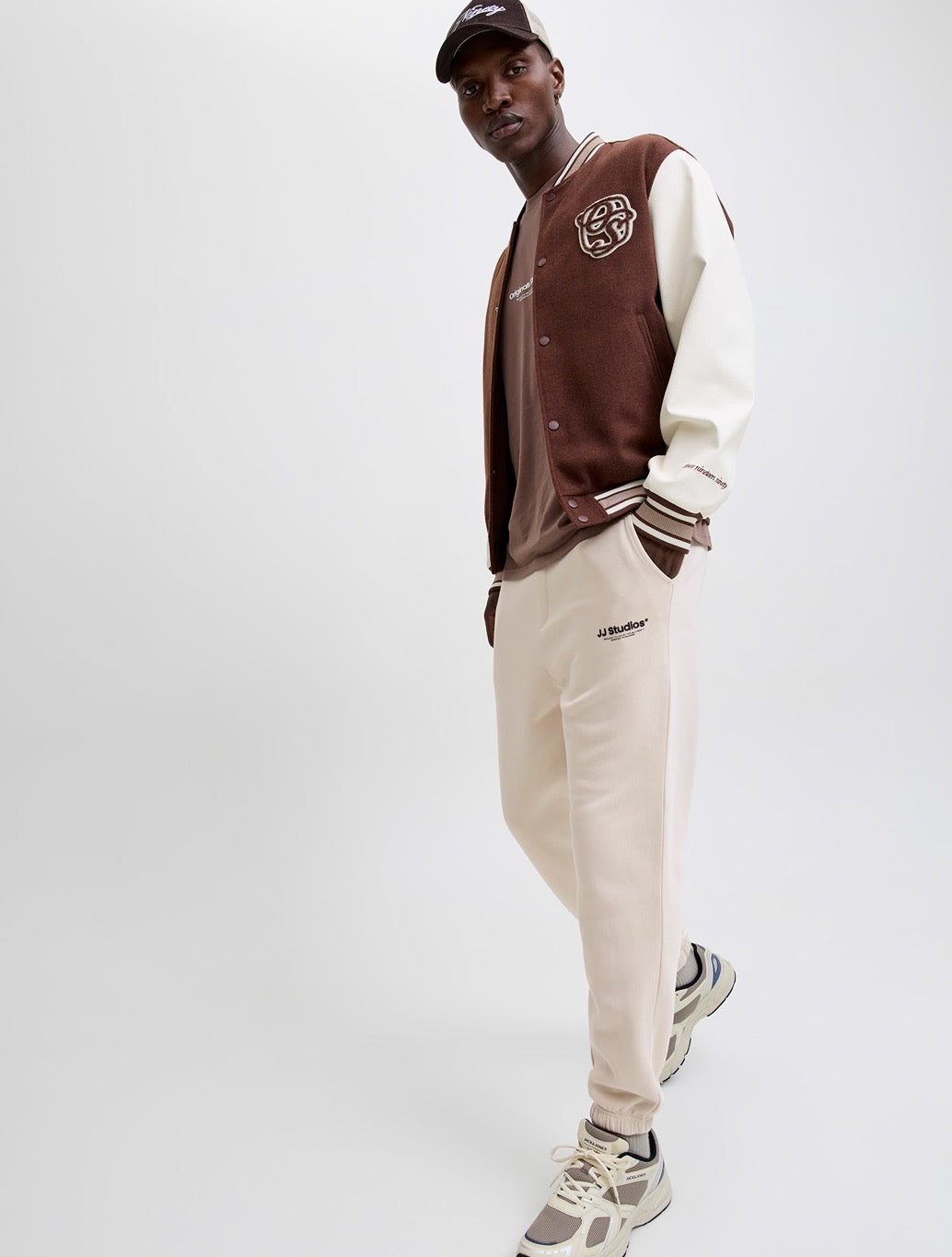 Jack & Jones Relaxed Fit Joggers in Beige