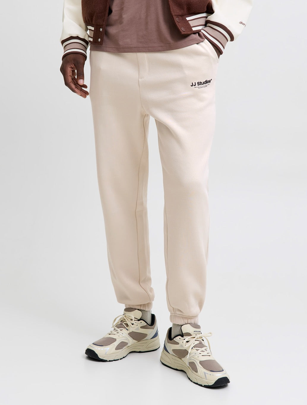 Jack & Jones Relaxed Fit Joggers in Beige