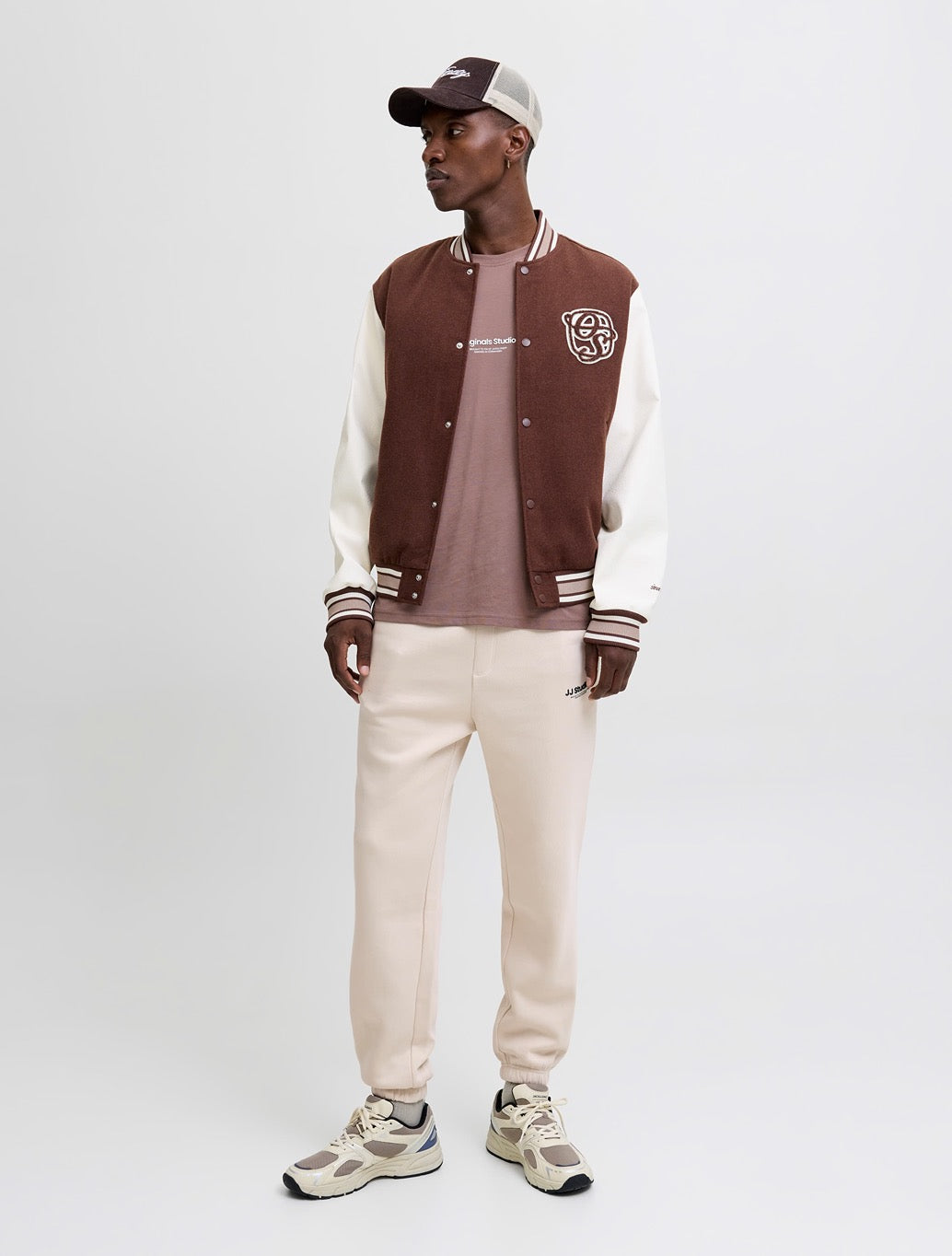 Jack & Jones Relaxed Fit Joggers in Beige