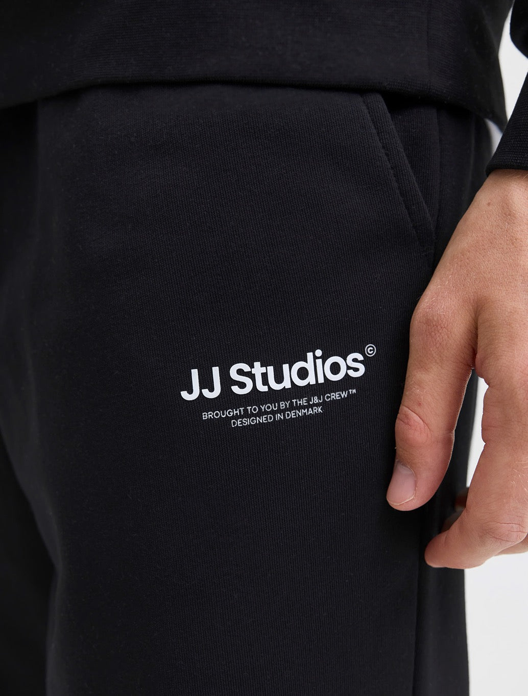 Jack & Jones Relaxed Fit Joggers in Black
