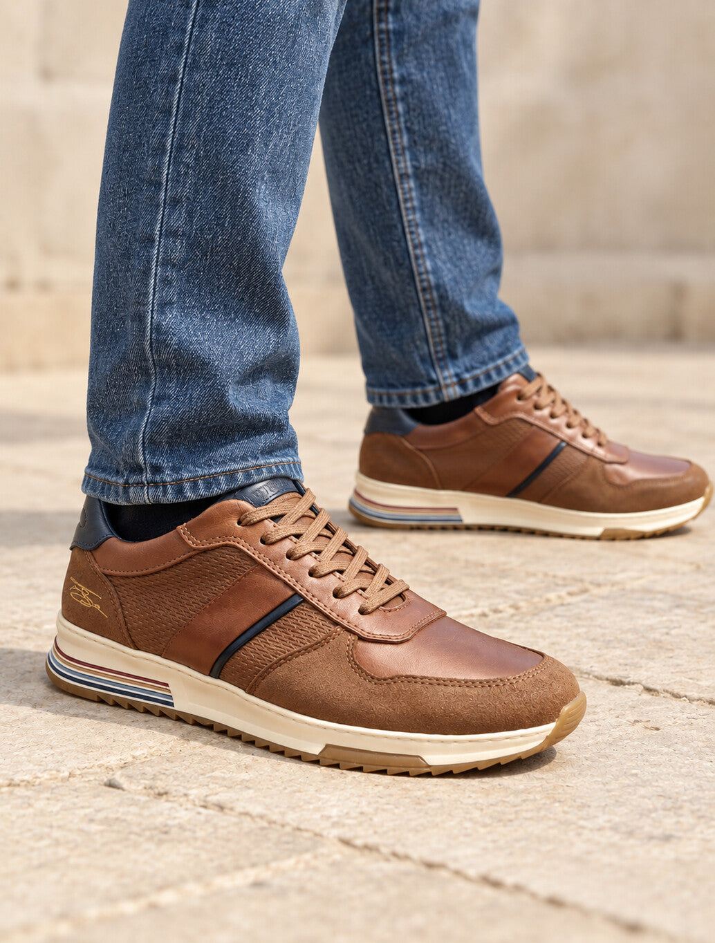 Lloyd & Pryce Deaves Leather Trainer in Umber