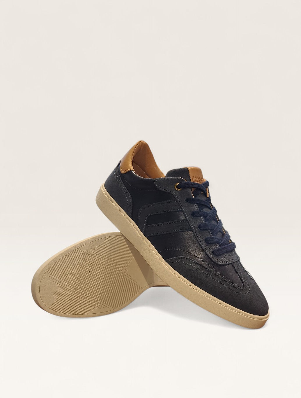 Lloyd & Pryce Tizzano Leather Trainers in Navy