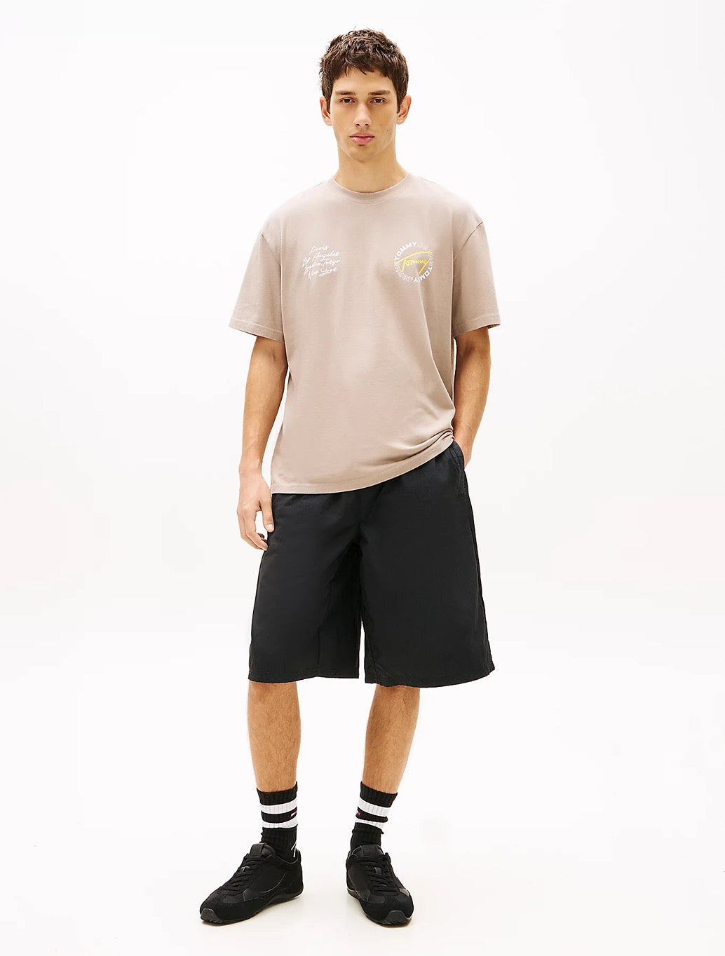 Tommy Jeans - Circular Back Logo Relaxed T-Shirt - Light Brown