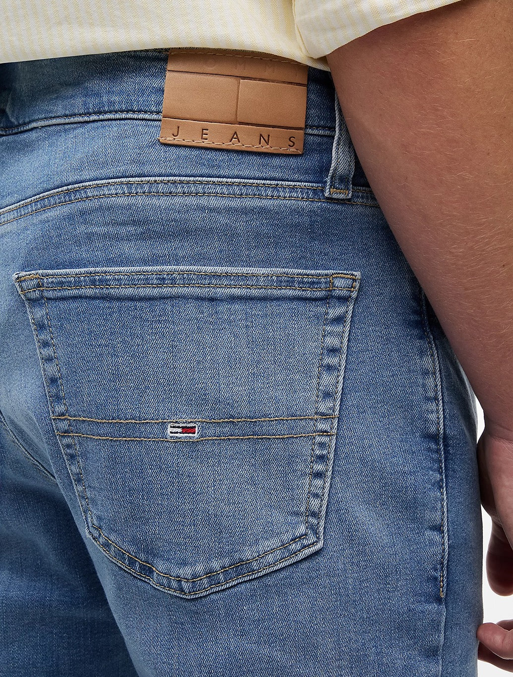 Tommy Jeans Ryan Slim Straight Jeans in Denim Light Blue