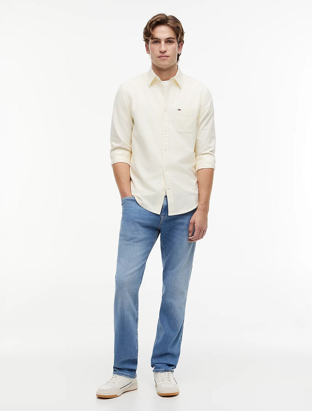 Tommy Jeans Ryan Slim Straight Jeans in Denim Light Blue