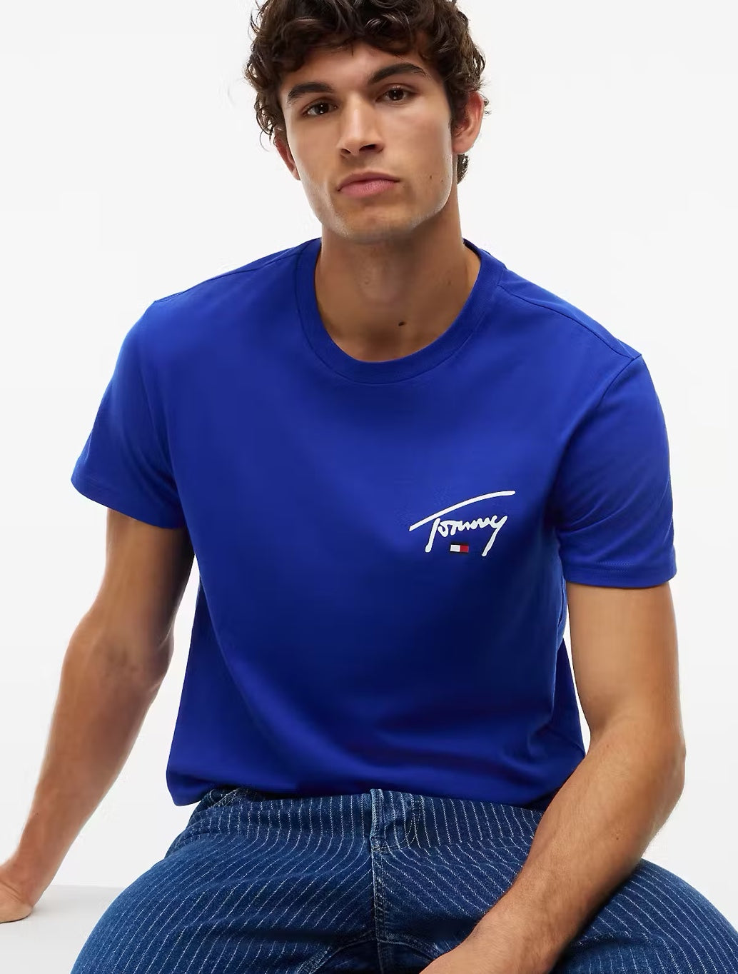 Tommy Jeans Signature Chest T-Shirt in Dark Blue