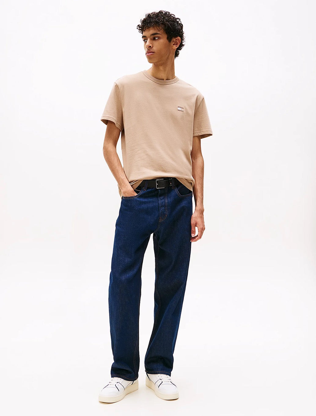 Tommy Jeans - Tonal Tommy Badge Crew Neck T-Shirt - Light Brown