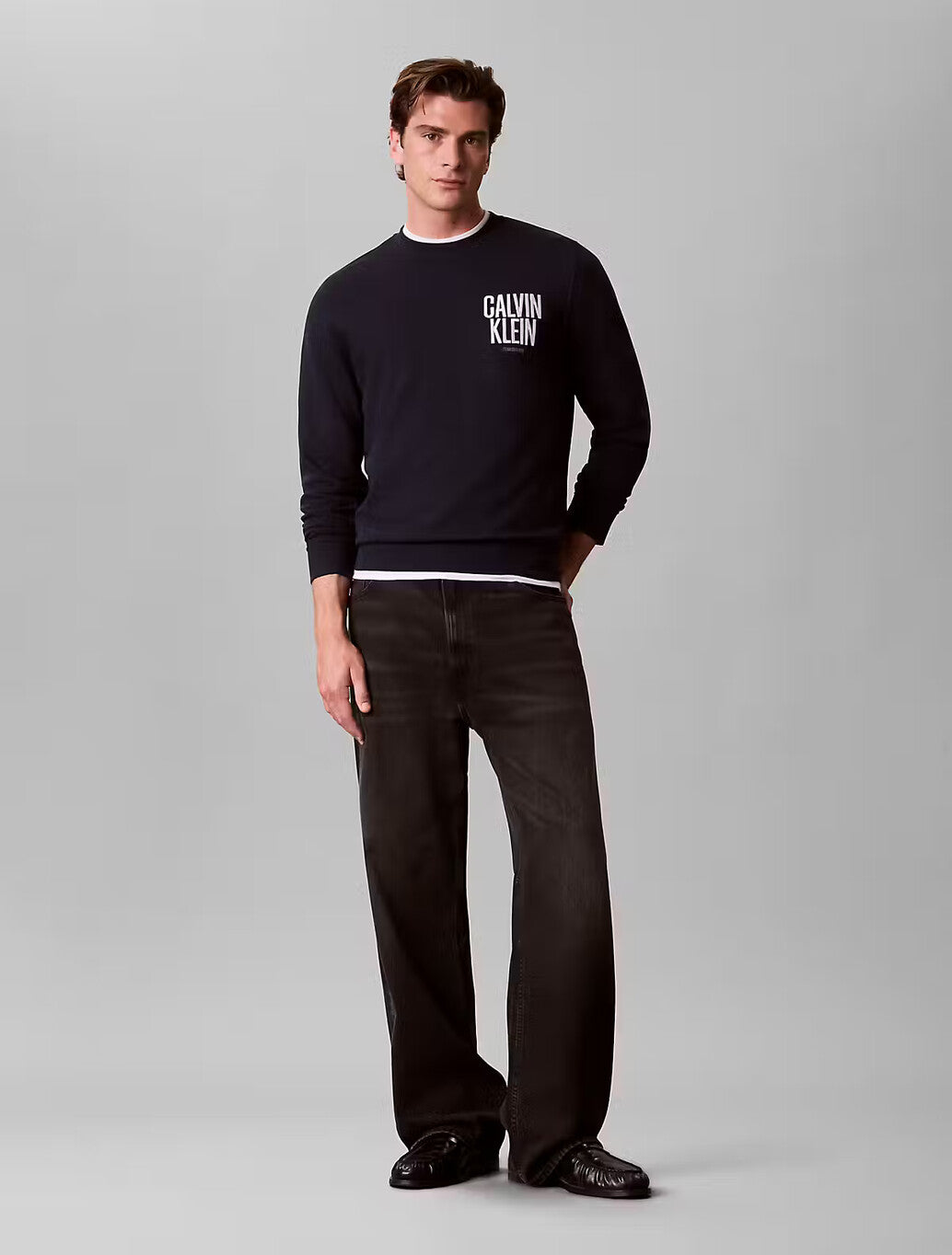 Calvin Klein Bold Logo Crew Neck Sweatshirt in Dark Sapphire