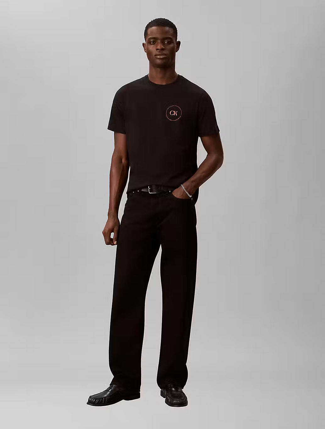 Calvin Klein Circle Graphic T-Shirt in Black