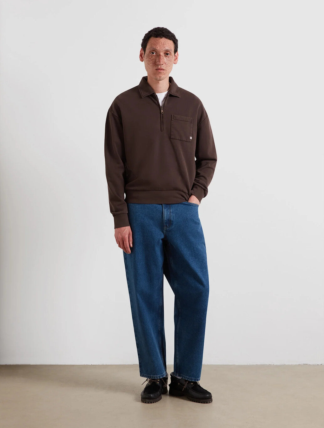 Farah Bellvue Quarter Zip Sweatshirt in Dark Brown