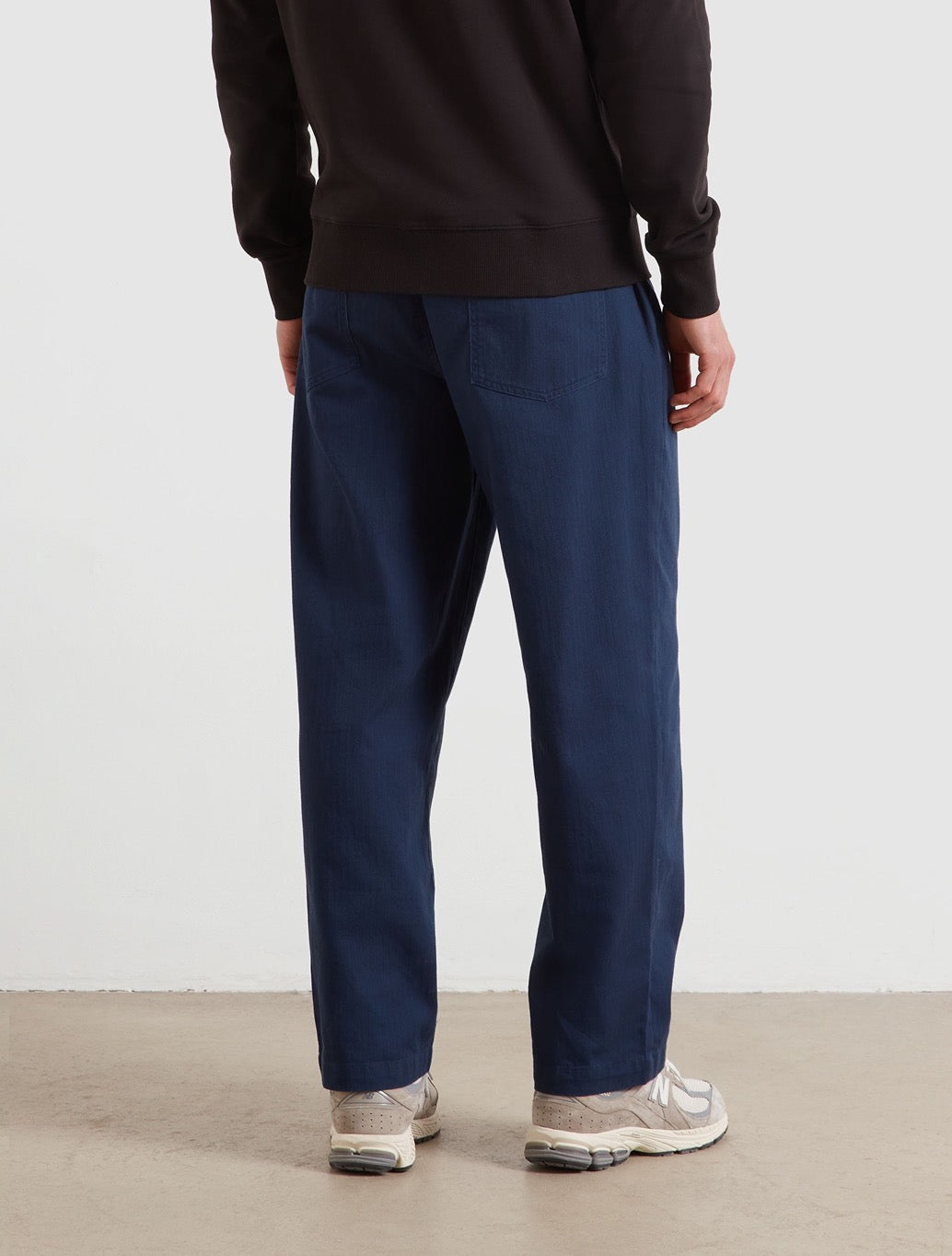 Farah Greenport Loose Fit Herringbone Trousers in Navy