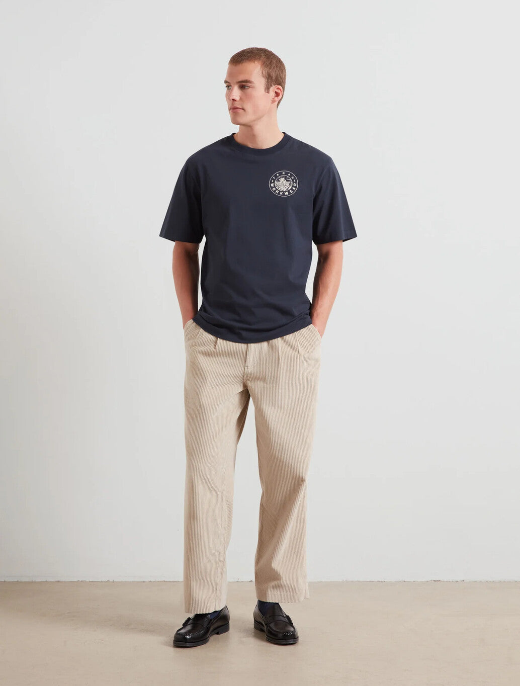Farah Haise Graphic T-Shirt in Navy