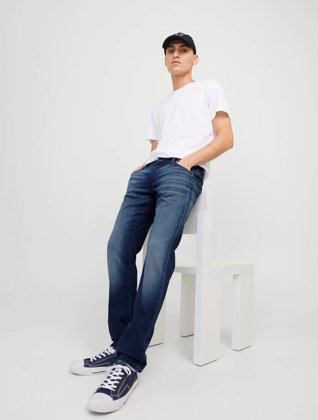 Jack & Jones - Mike Fox Tapered Fit Jean - Denim Blue