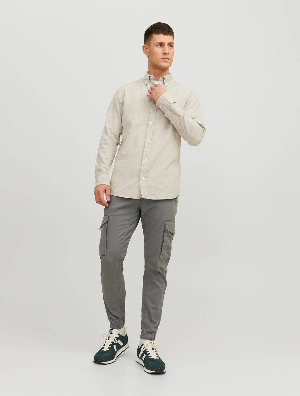 Jack & Jones - Slim Fit Cargo Trousers - Light Khaki