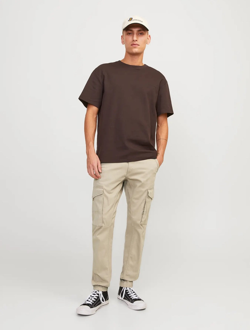 Jack & Jones - Slim Fit Cargo Trousers in Beige