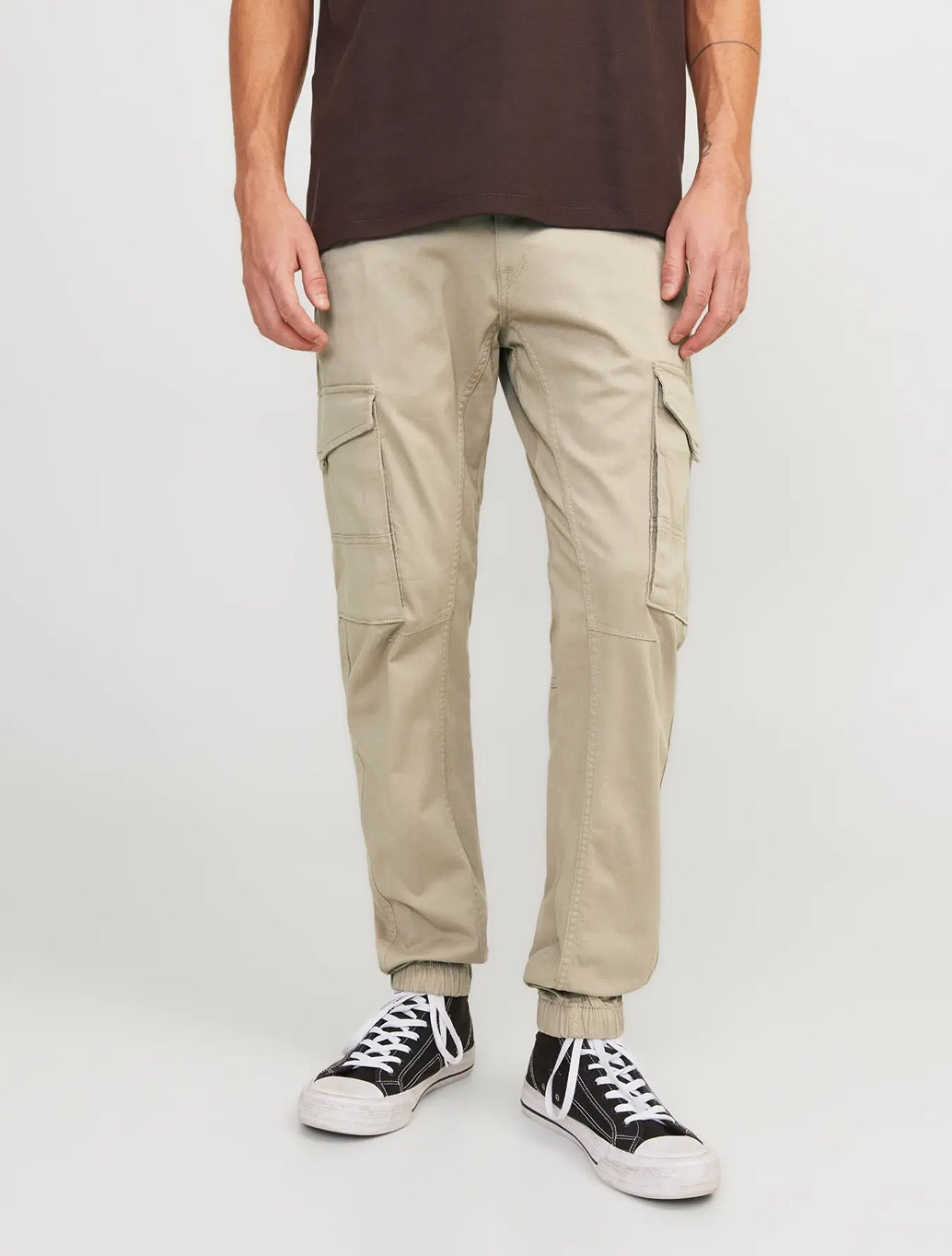 Jack & Jones - Slim Fit Cargo Trousers in Beige