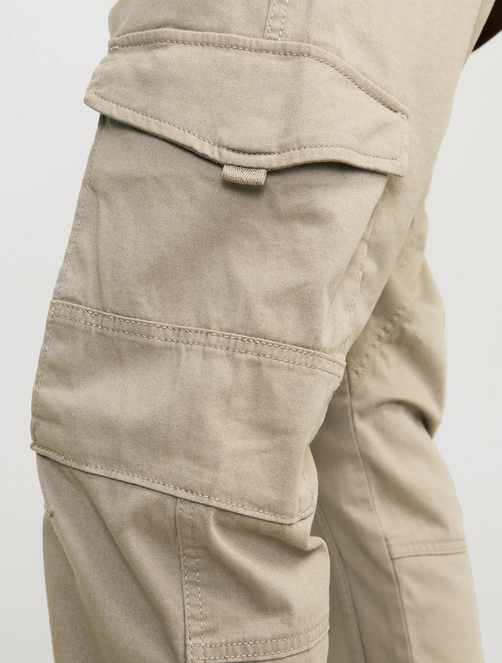 Jack & Jones - Slim Fit Cargo Trousers in Beige