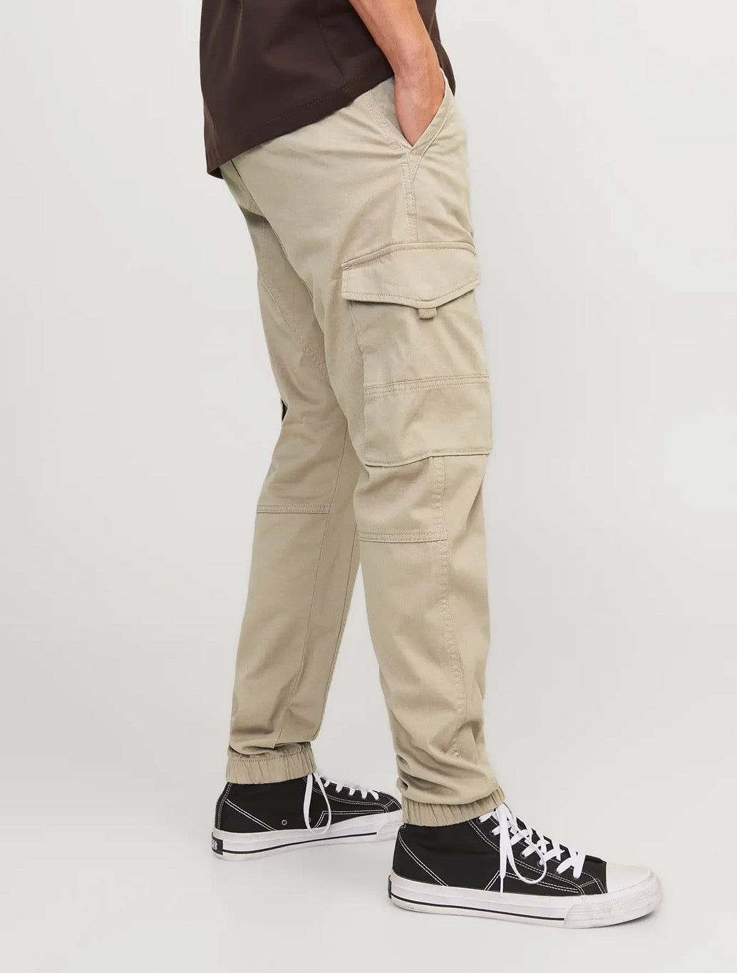 Jack & Jones - Slim Fit Cargo Trousers in Beige