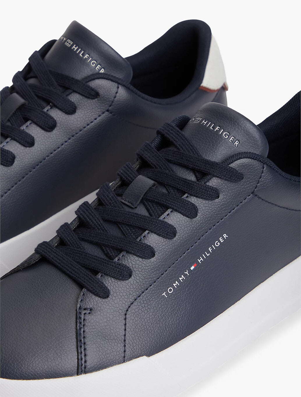 Tommy Hilfiger Logo Court Trainers With Leather in Navy