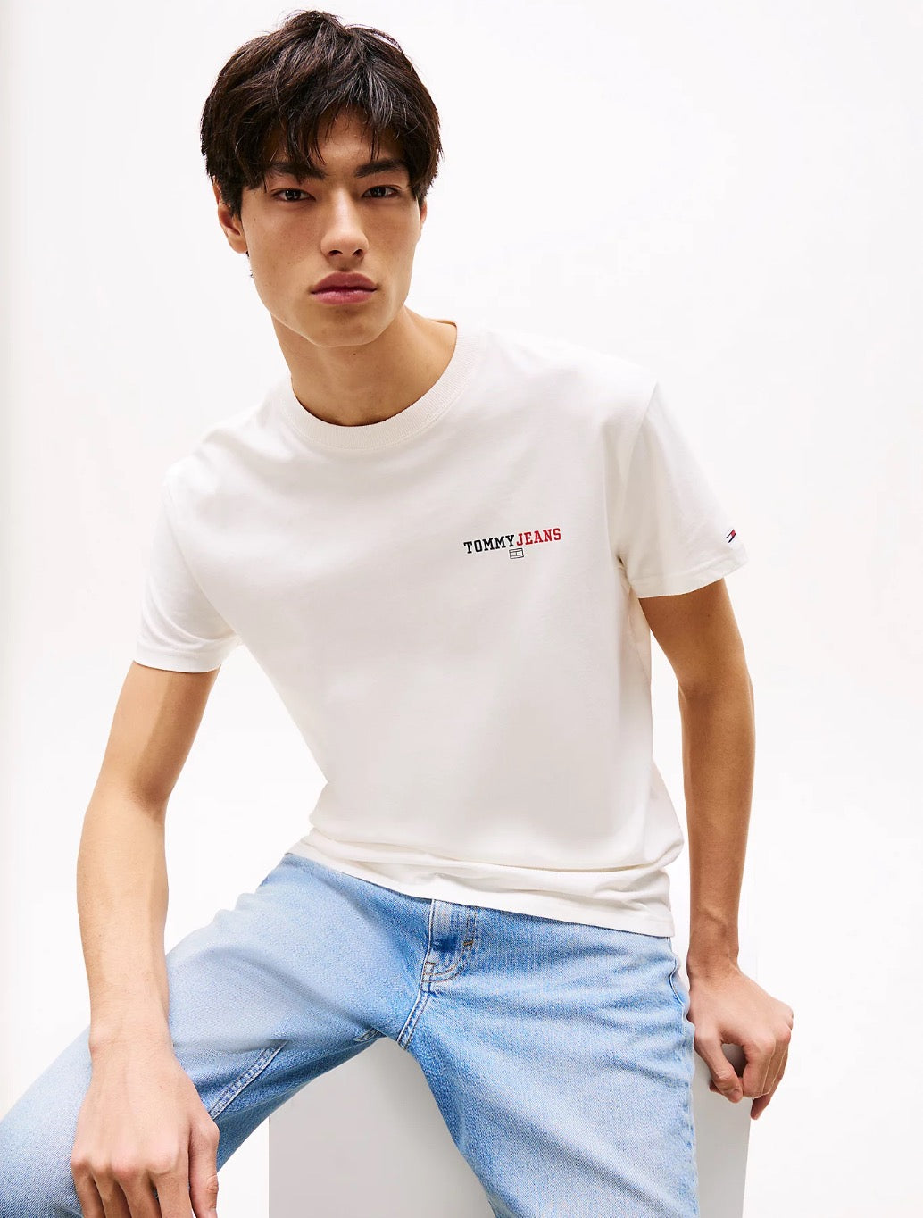 Tommy Jeans - Back Logo Crew Neck T-Shirt - Cream