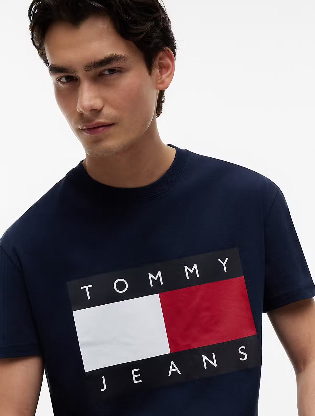 Tommy Jeans Flag Badge T-Shirt in Navy