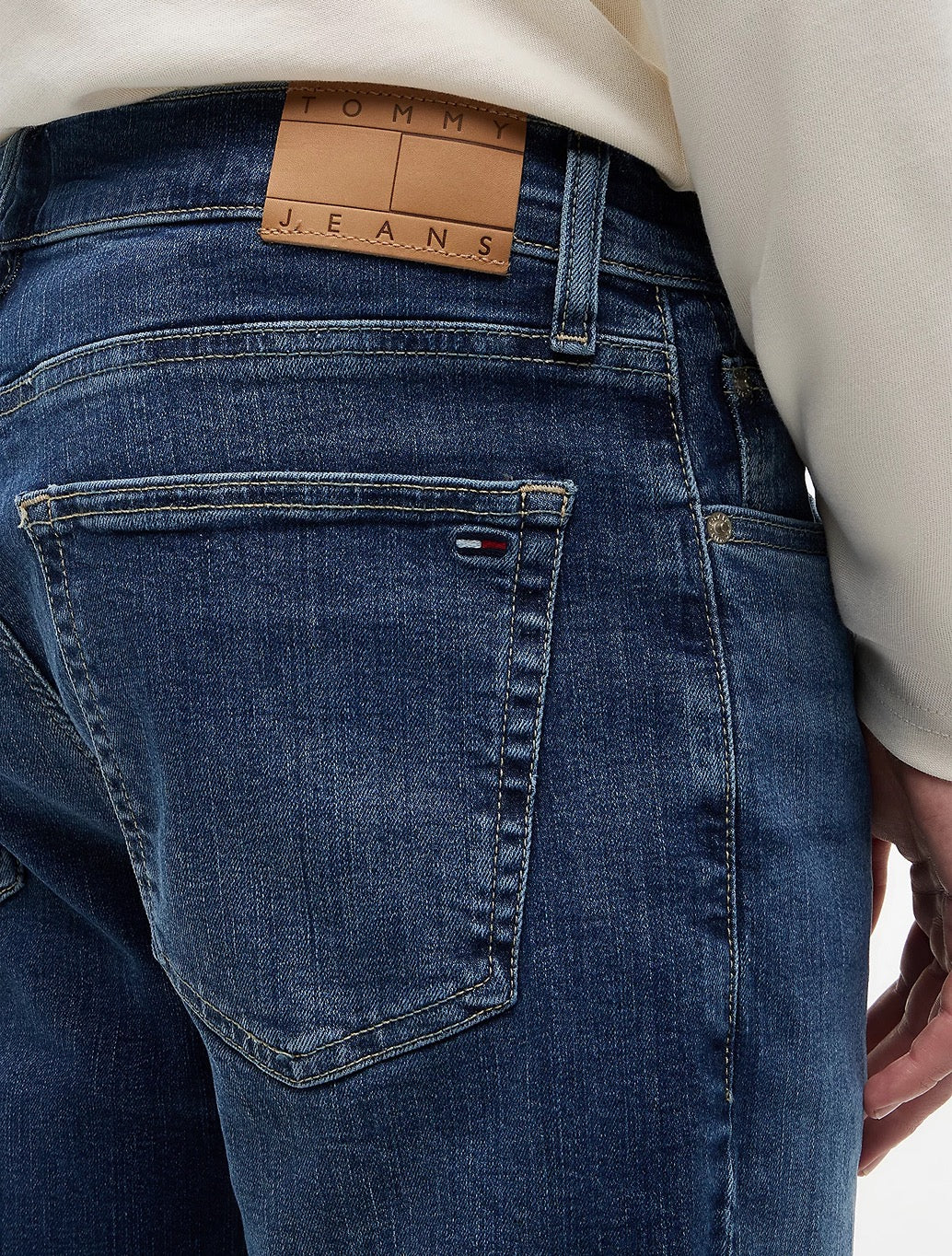 Tommy Jeans Ryan Slim Straight Jeans in Denim Blue