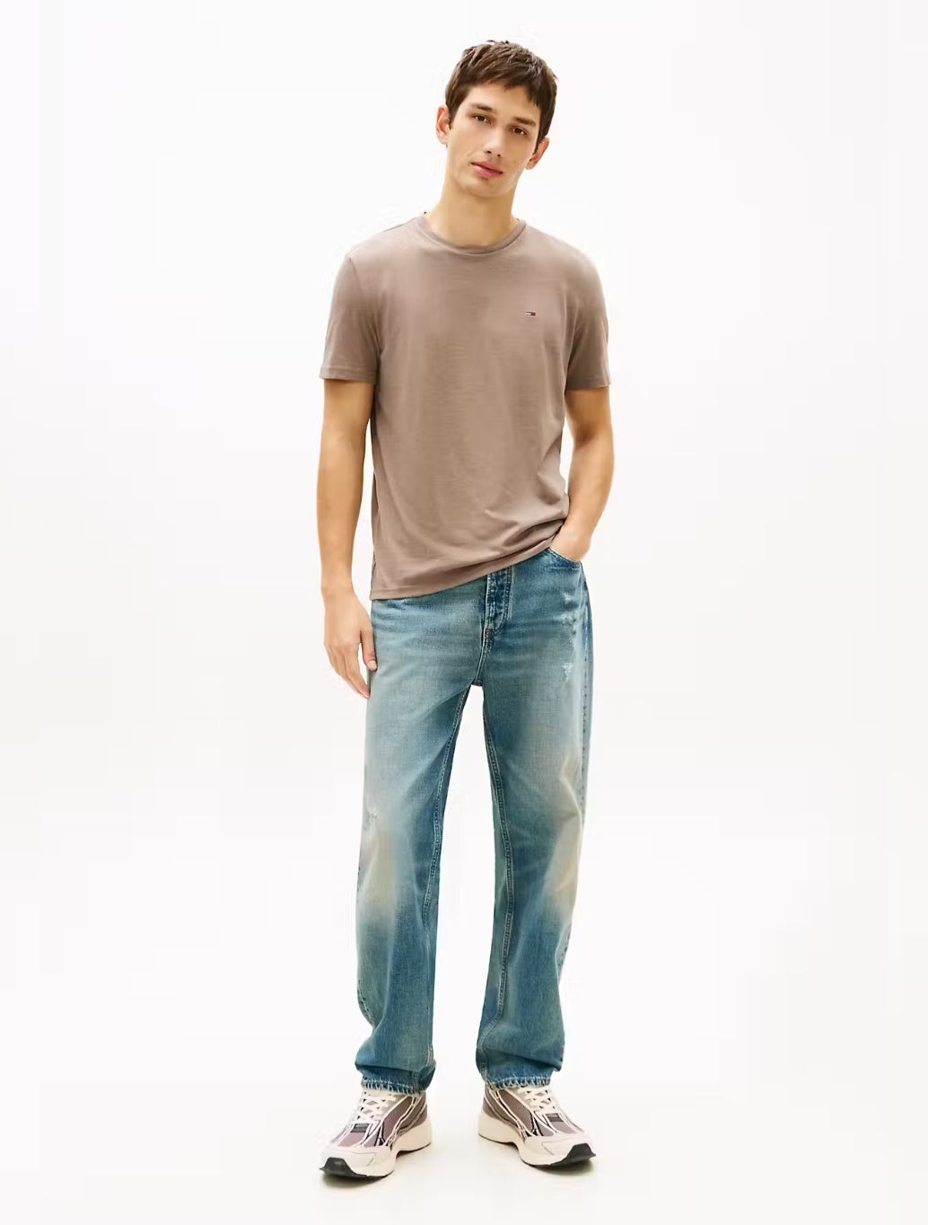 Tommy Jeans Extra Slim Fit T-Shirt in Light Brown