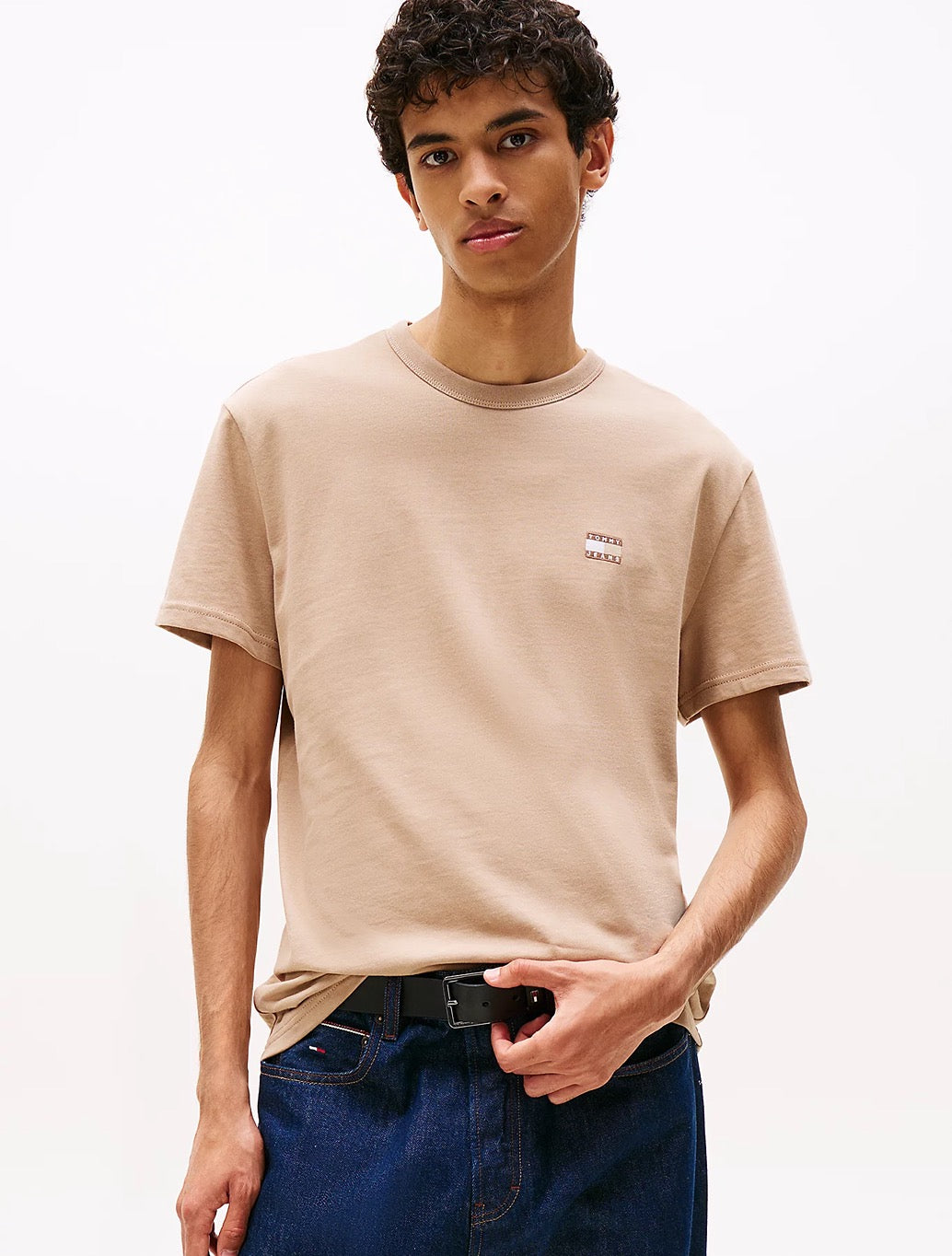 Tommy Jeans - Tonal Tommy Badge Crew Neck T-Shirt - Light Brown