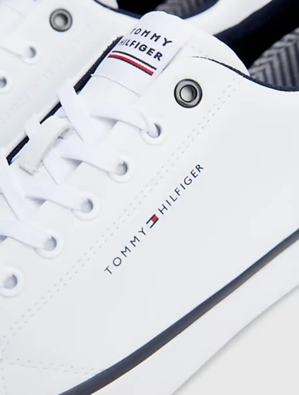 Tommy Hilfiger - Leather Contrast Detail Trainers - White